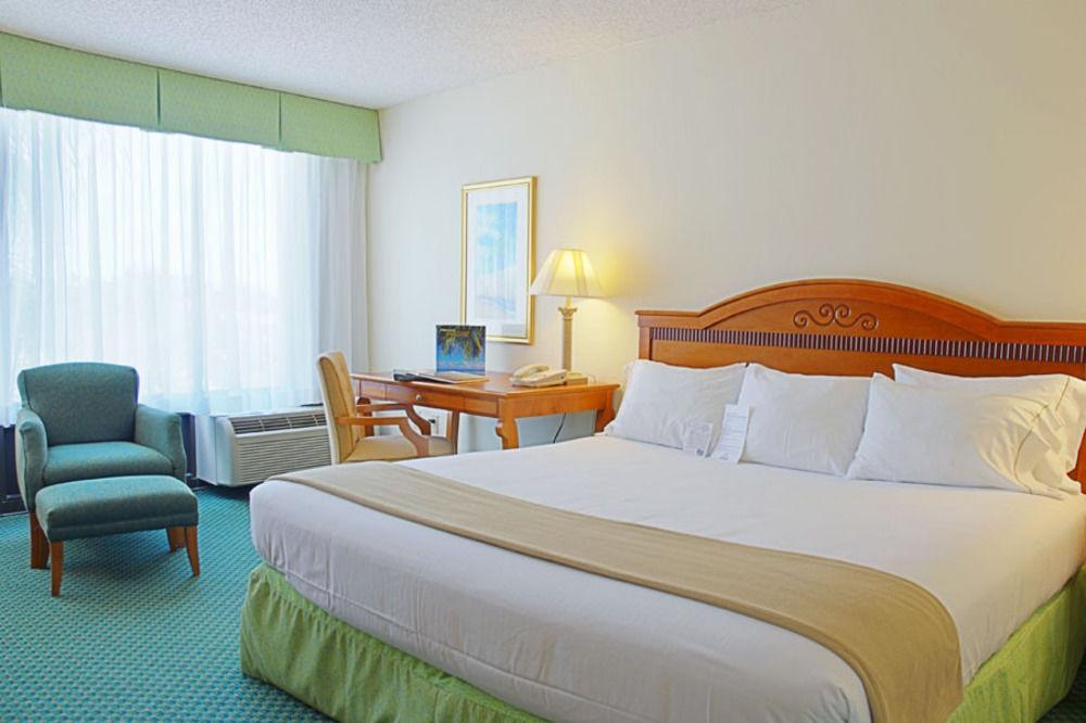 Holiday Inn Express Boca Raton - West By Ihg Exterior photo