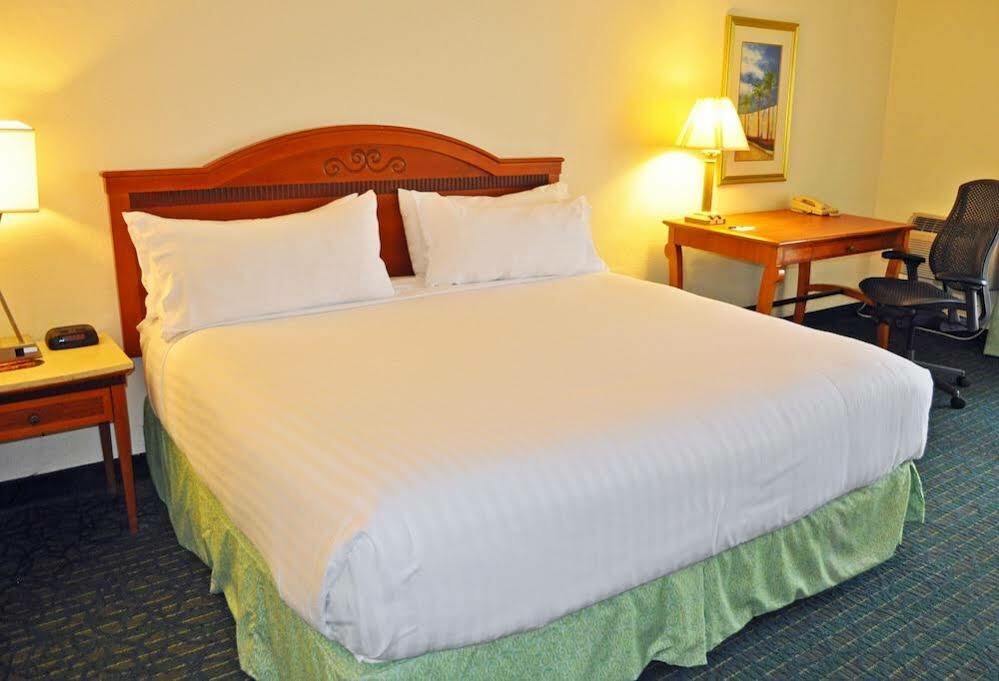 Holiday Inn Express Boca Raton - West By Ihg Exterior photo