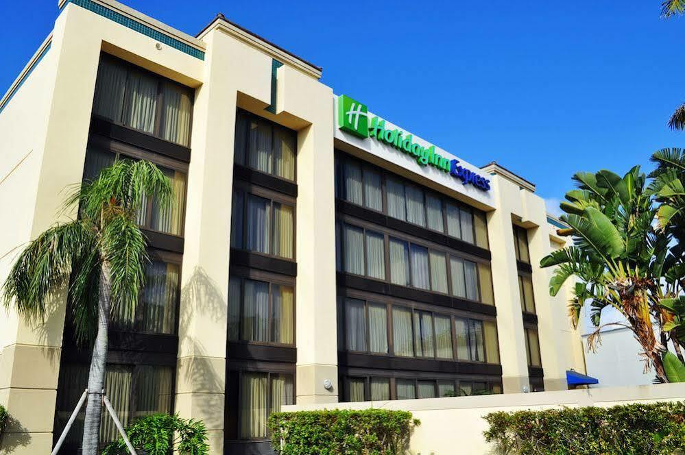 Holiday Inn Express Boca Raton - West By Ihg Exterior photo