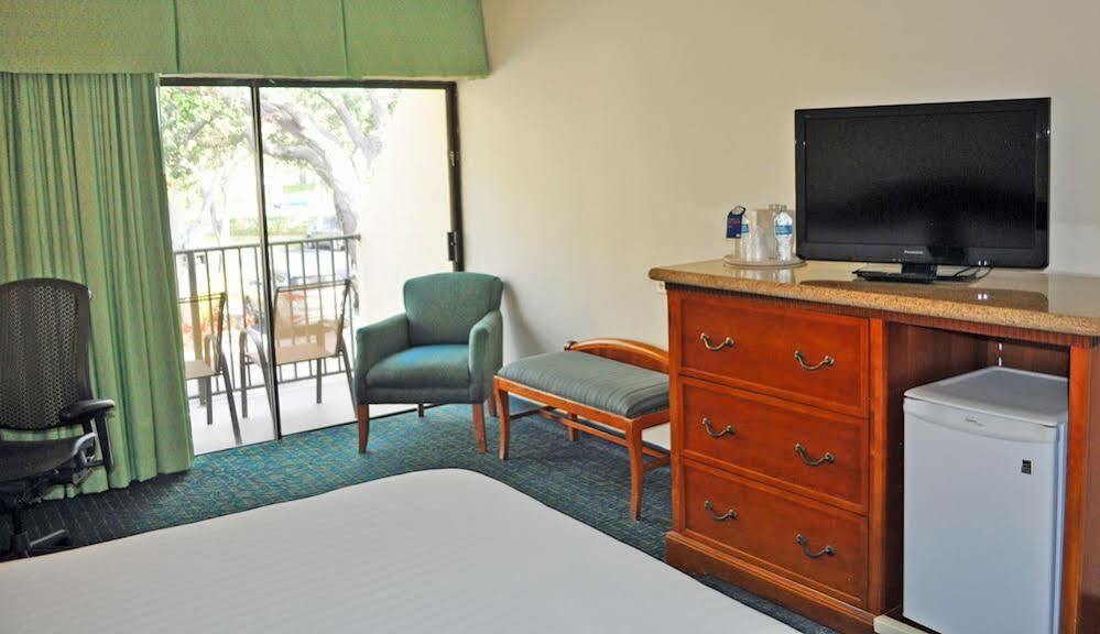 Holiday Inn Express Boca Raton - West By Ihg Exterior photo