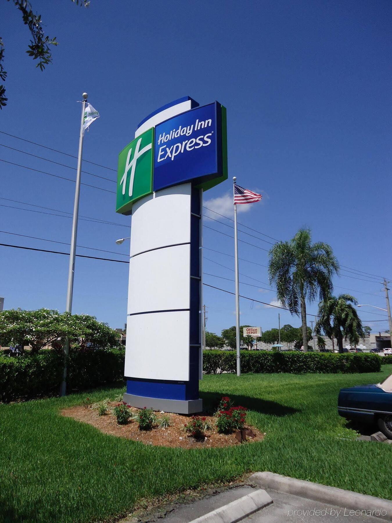 Holiday Inn Express Boca Raton - West By Ihg Exterior photo